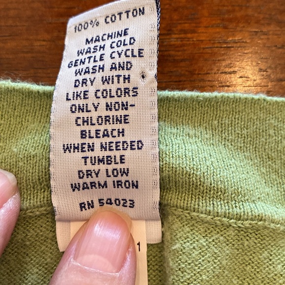 Gap fall sweater. Size medium. - Picture 4 of 6